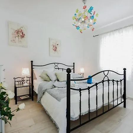 Carre Violet Villa